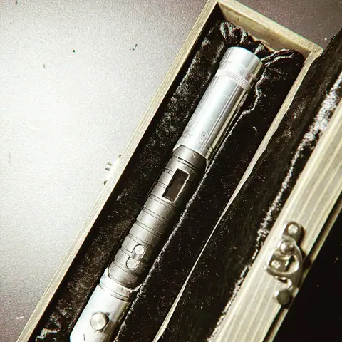 Roan Fel Imperial Knight Lightsaber